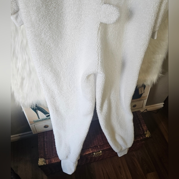 SWS Ultra Cute Hooded Unisex Polar Bear Onesie - Picture 8 of 10